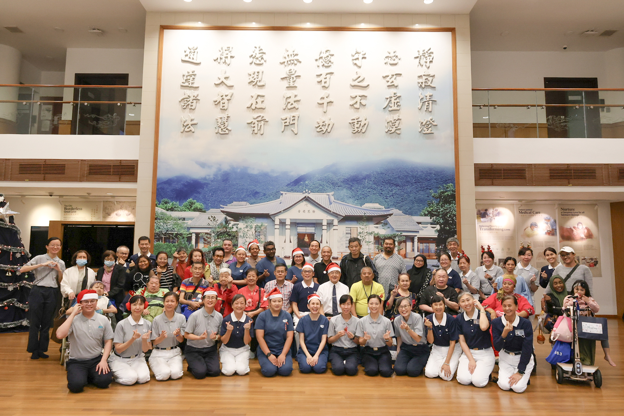 温馨圣诞聚静思，岁末感恩迎新年